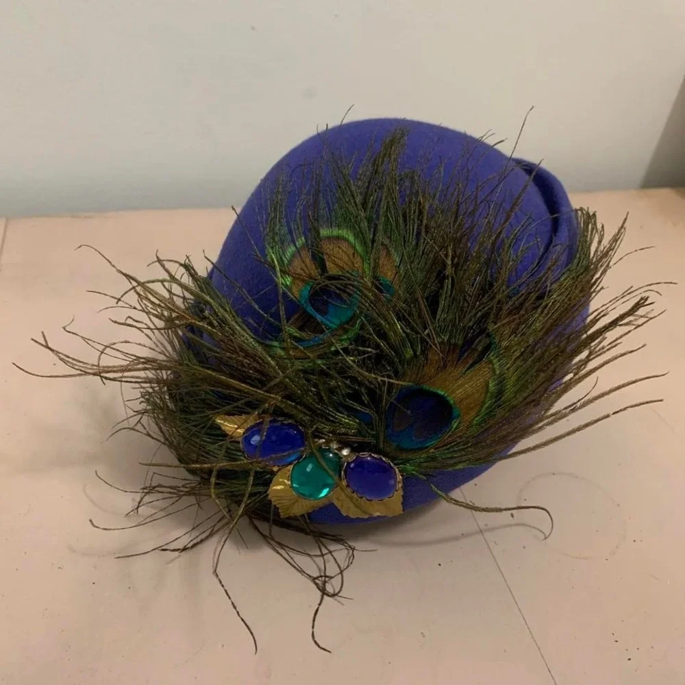 Vintage 1950s blue peacock feather mask with green‎ and blue accents